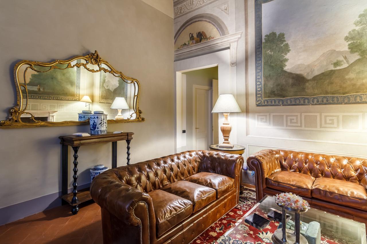 Dimora Storica Palazzo Puccini Bed & Breakfast 3*