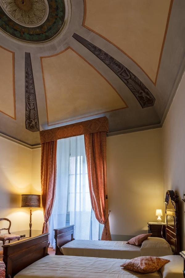 Dimora Storica Palazzo Puccini Bed & Breakfast 3*