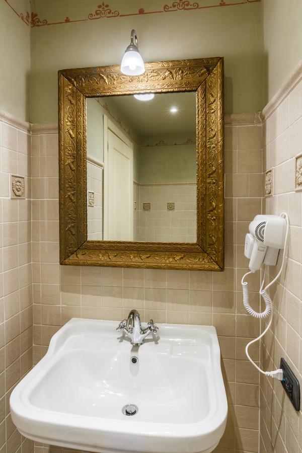 Bed & Breakfast Dimora Storica Palazzo Puccini 3*